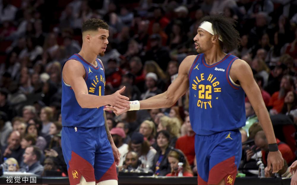 据背后的深 据背后的深